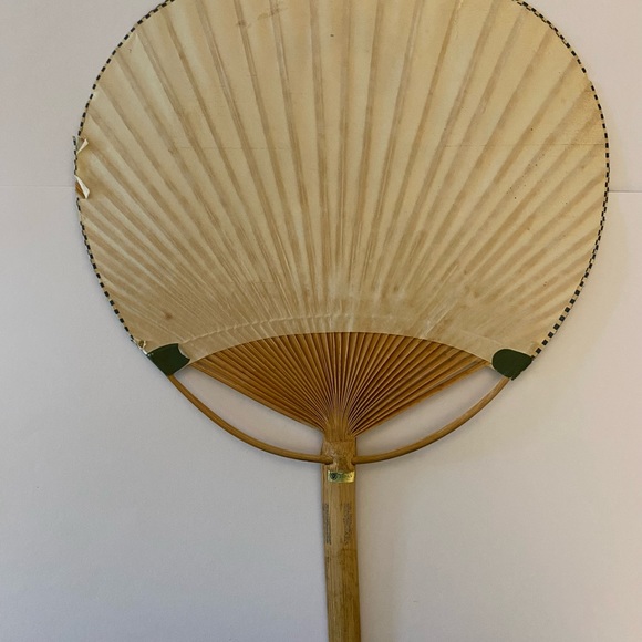 Geisha & Peacock Feather Themed Hand Fans - Picture 8 of 16
